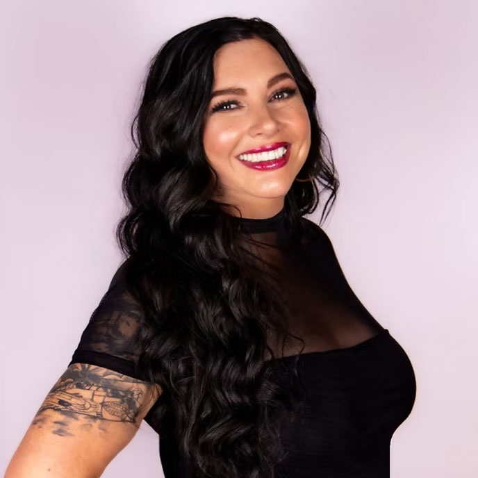 Della Falevei, Aesthetician